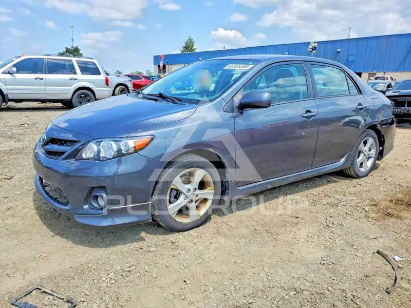 2013 Toyota COROLLA фото
