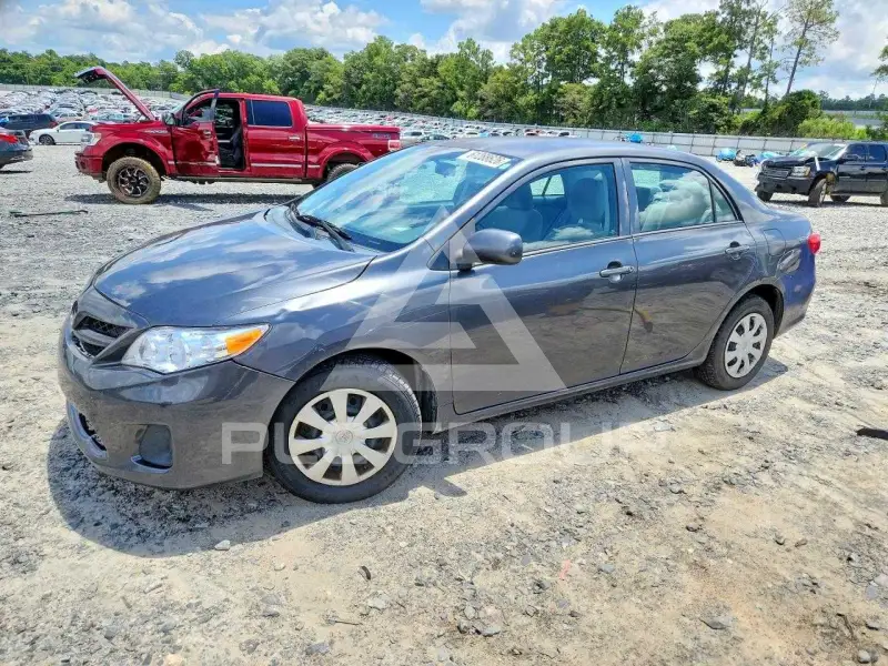 2013 Toyota COROLLA фото