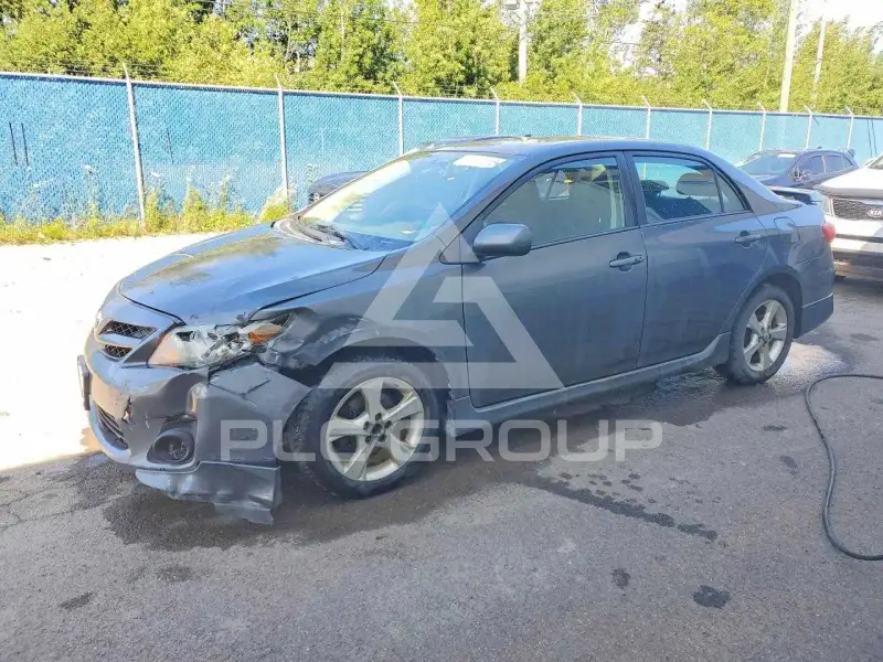 2013 Toyota COROLLA фото
