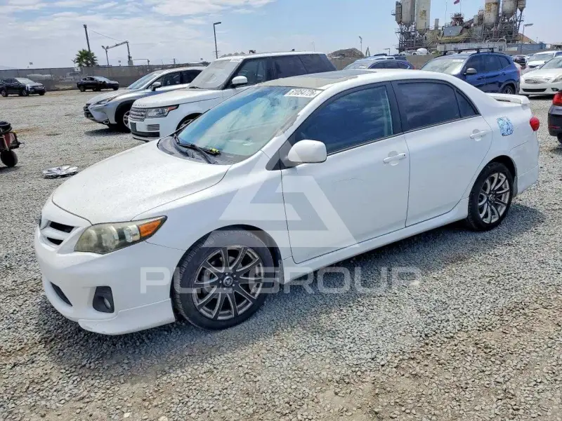 2013 Toyota COROLLA фото