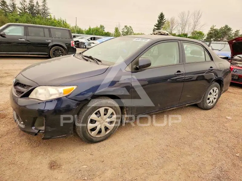 2013 Toyota COROLLA фото
