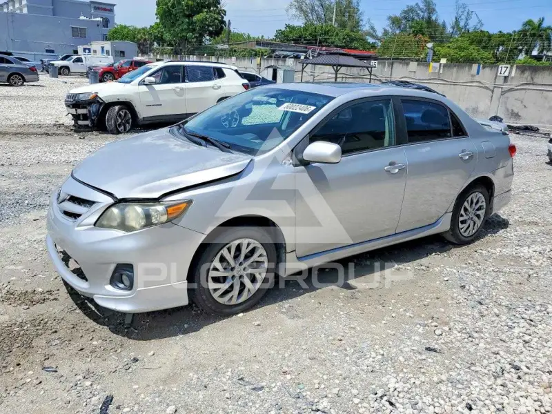 2013 Toyota COROLLA фото