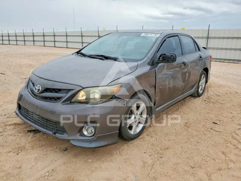 2013 Toyota COROLLA фото