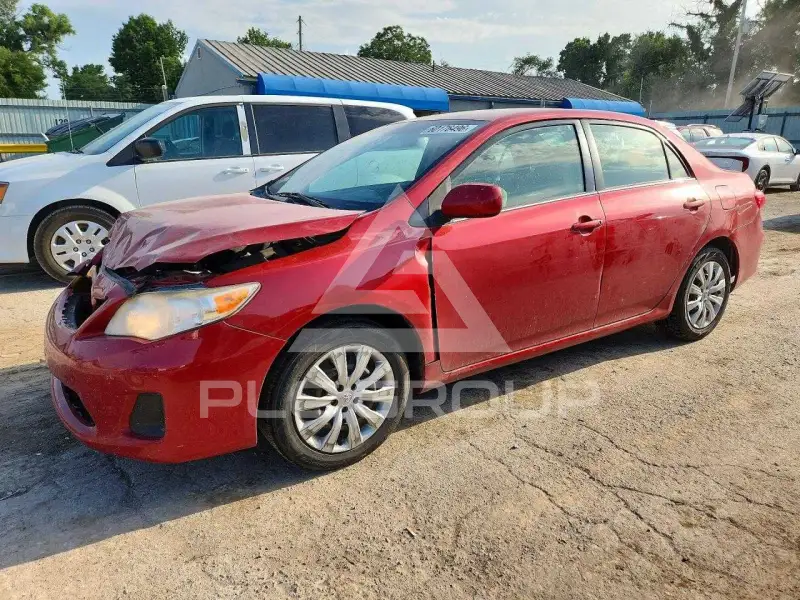 2013 Toyota COROLLA фото