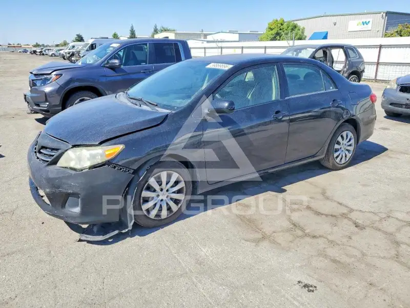 2013 Toyota COROLLA фото