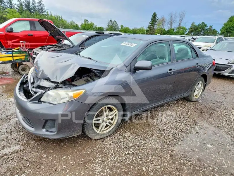 2013 Toyota COROLLA фото