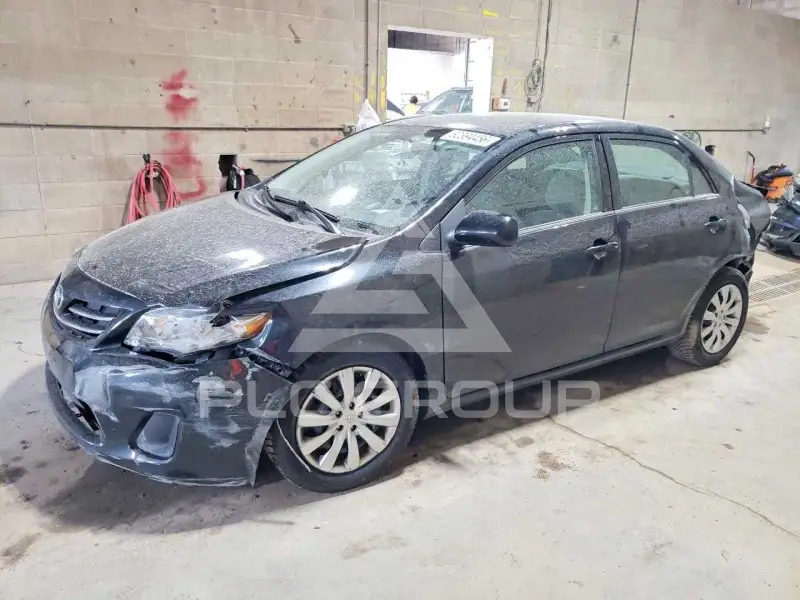 2013 Toyota COROLLA фото