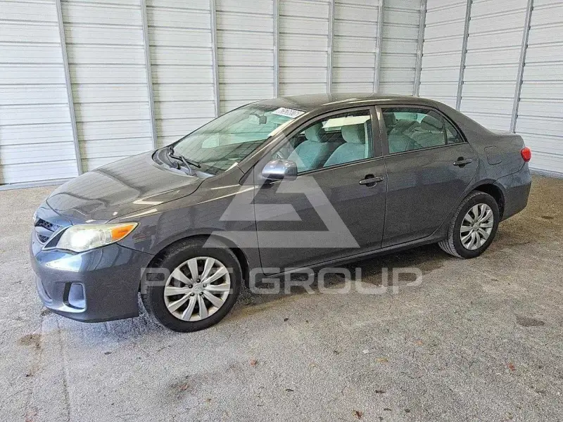 2013 Toyota COROLLA фото
