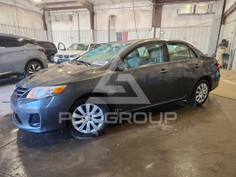 2013 Toyota COROLLA фото