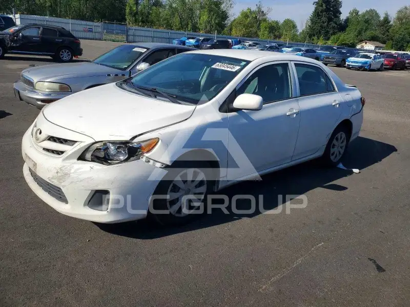 2013 Toyota COROLLA фото