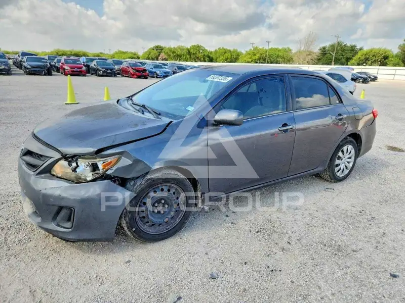 2013 Toyota COROLLA photo