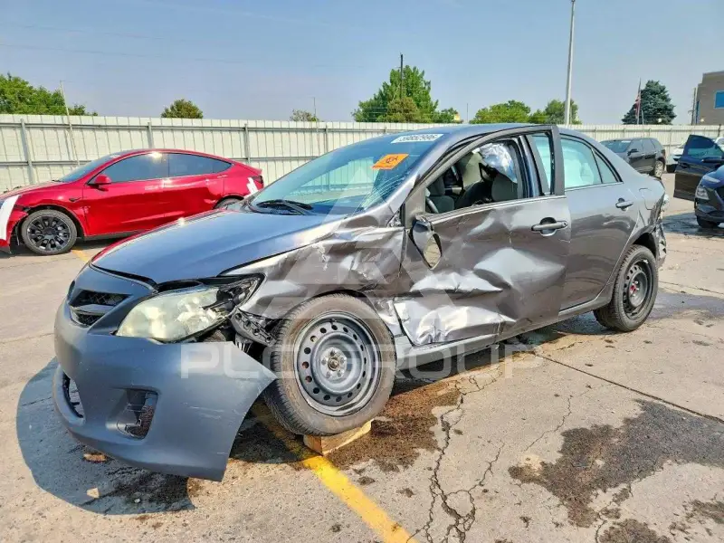 2013 Toyota COROLLA photo