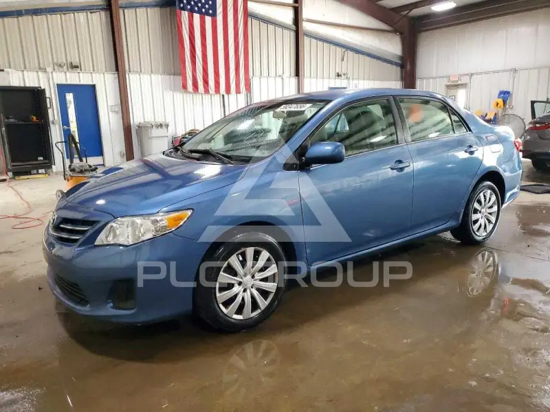 2013 Toyota COROLLA фото