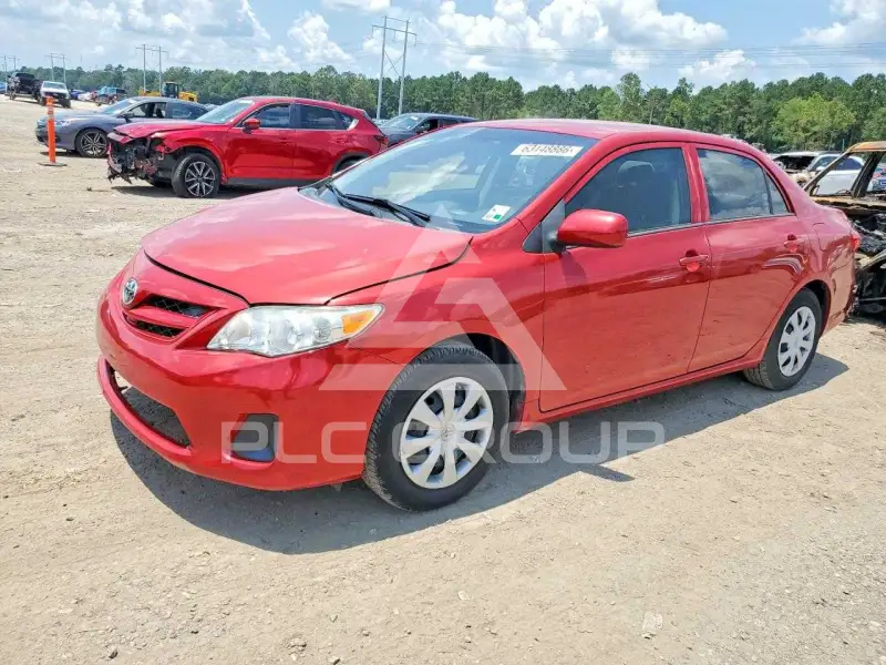 2013 Toyota COROLLA фото