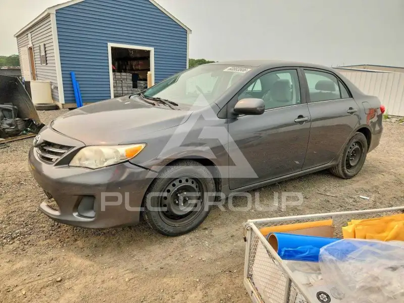 2013 Toyota COROLLA фото