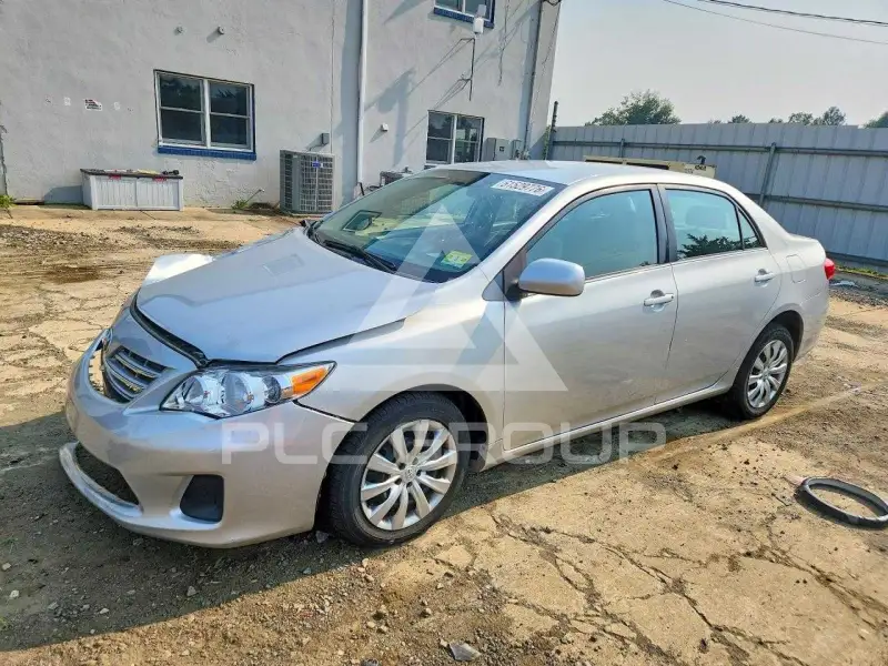 2013 Toyota COROLLA фото