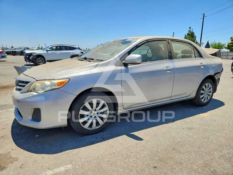 2013 Toyota COROLLA фото