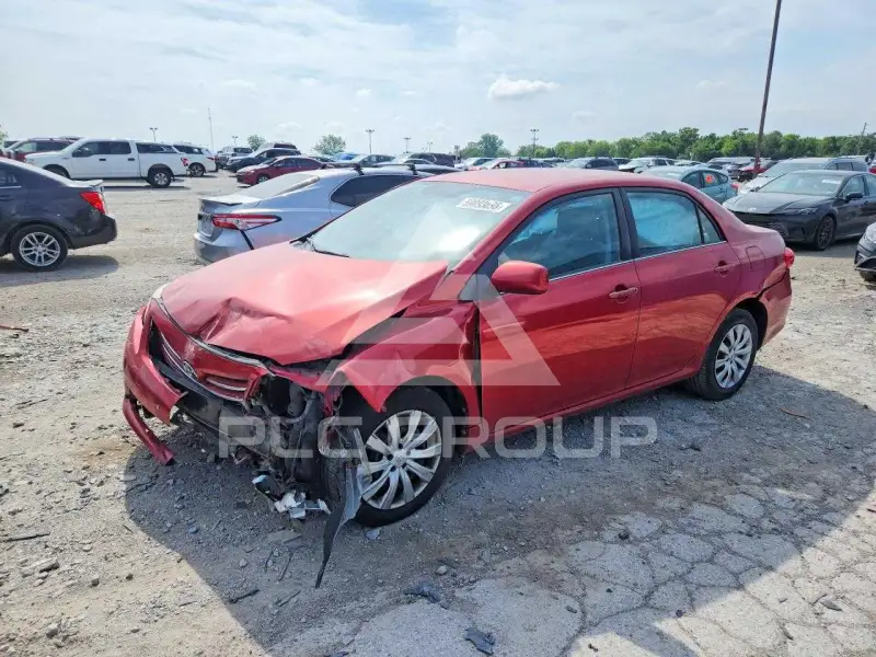 2013 Toyota COROLLA фото