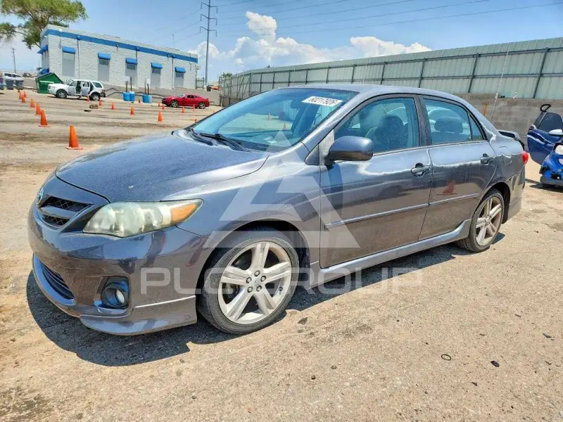 2013 Toyota COROLLA фото