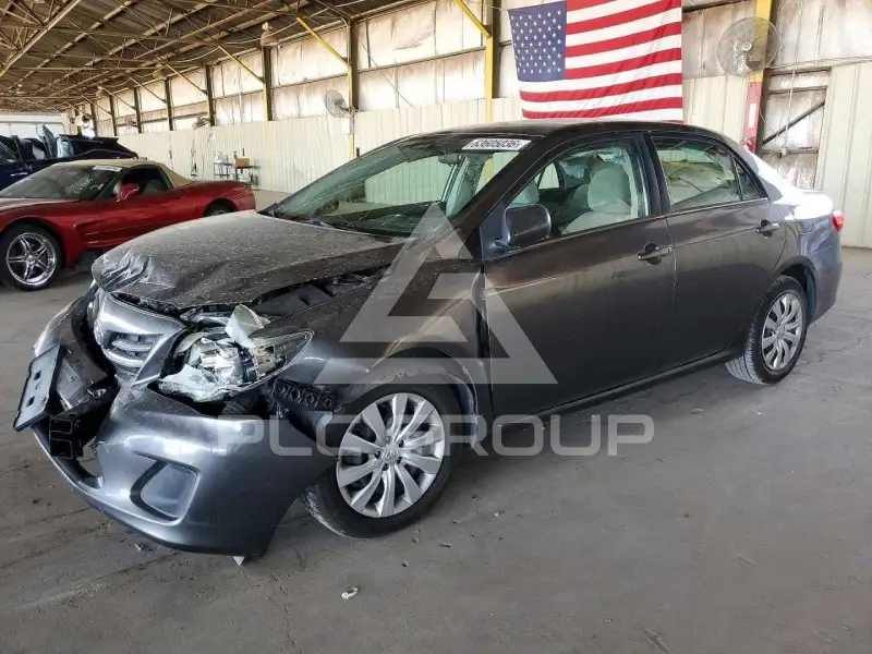 2013 Toyota COROLLA фото