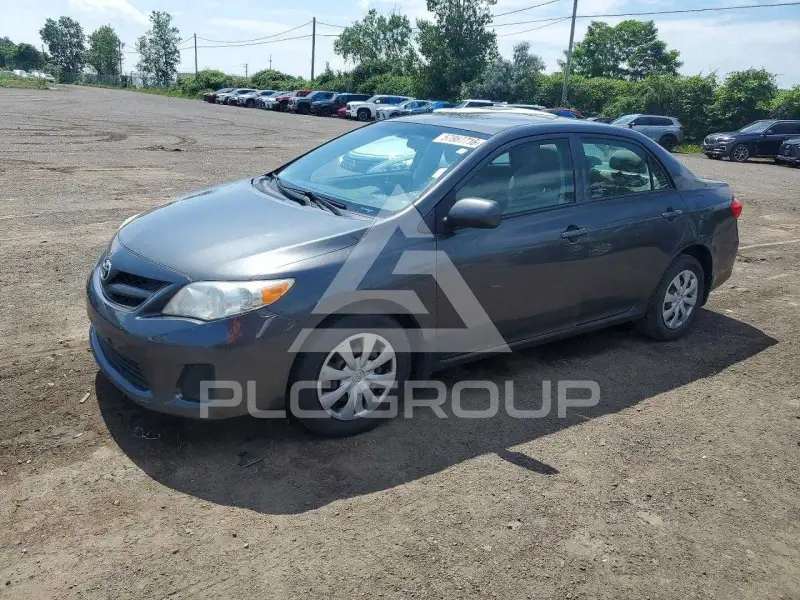 2013 Toyota COROLLA фото