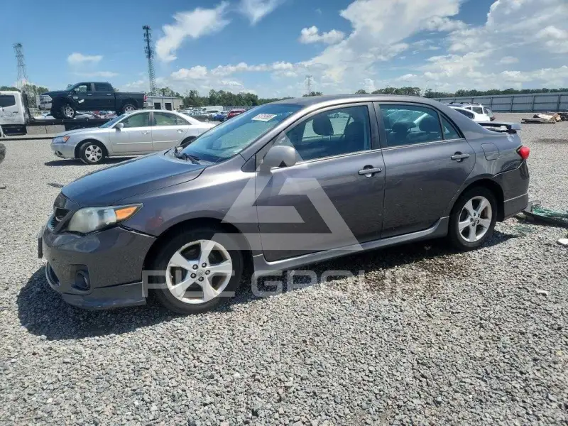 2013 Toyota COROLLA photo