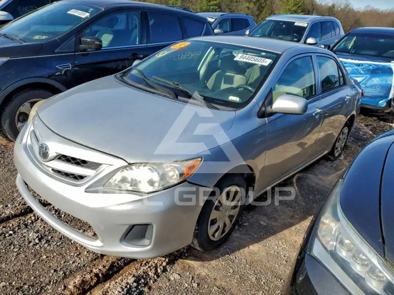 2013 Toyota COROLLA photo