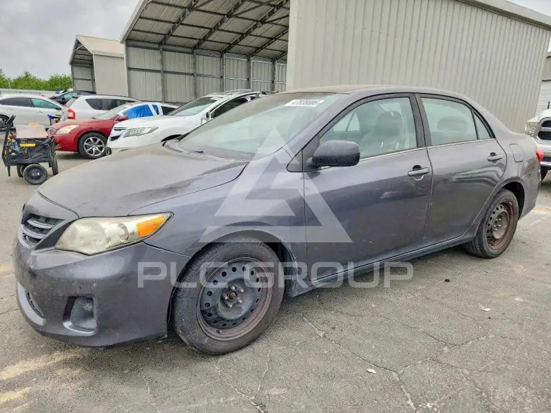 2013 Toyota COROLLA фото