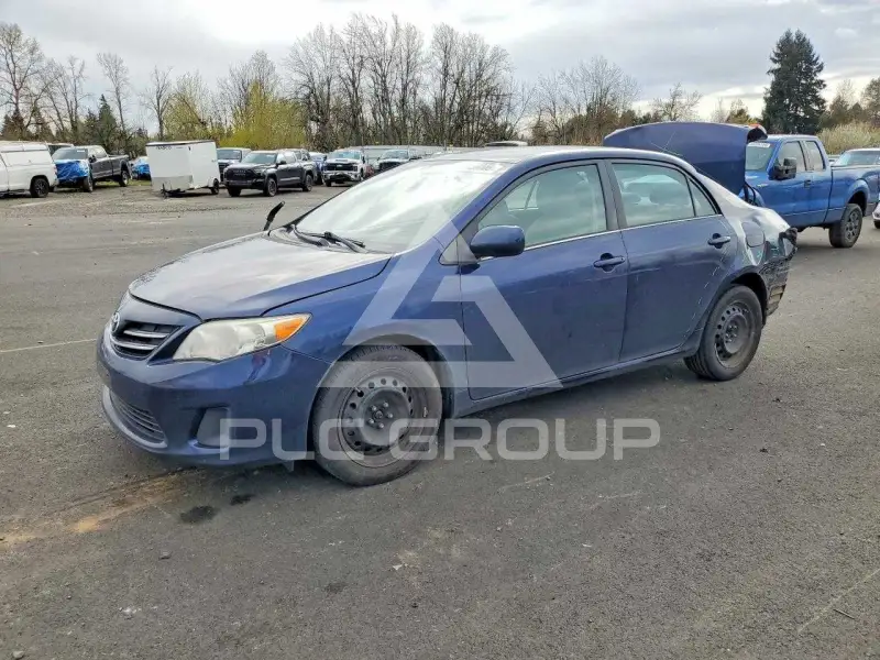 2013 Toyota COROLLA фото