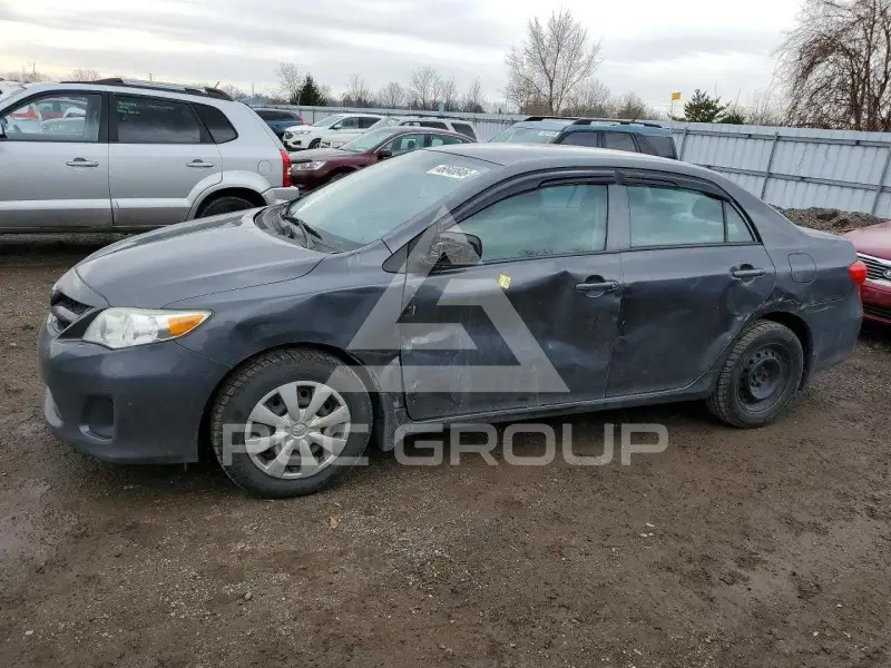 2013 Toyota COROLLA фото