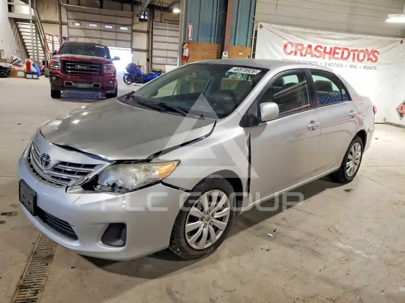 2013 Toyota COROLLA фото