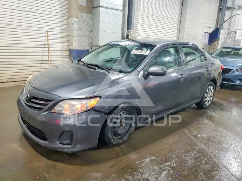 2013 Toyota COROLLA фото