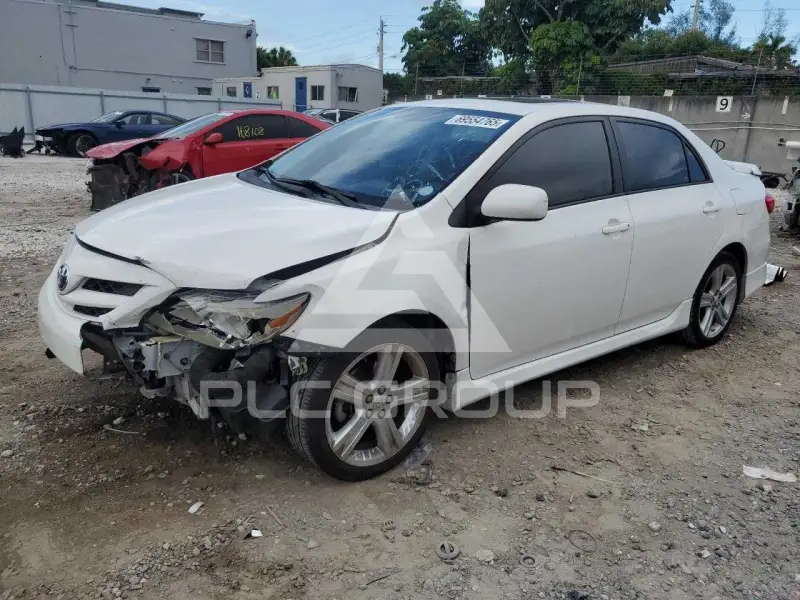 2013 Toyota COROLLA фото