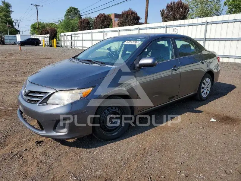 2013 Toyota COROLLA фото