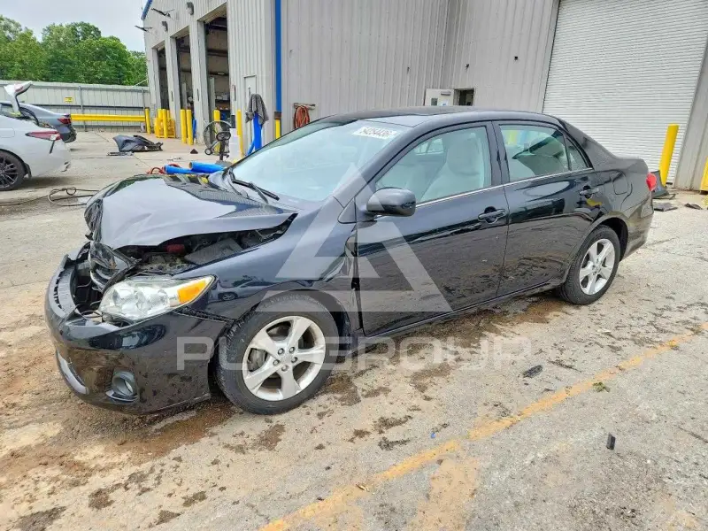 2013 Toyota COROLLA фото