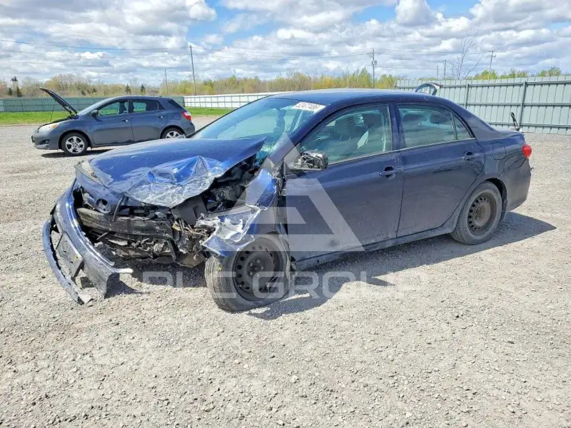2013 Toyota COROLLA фото