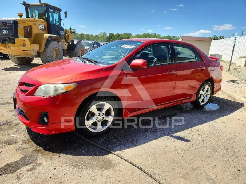 2013 Toyota COROLLA фото