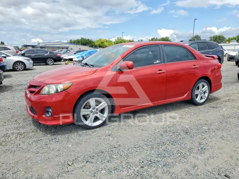 2013 Toyota COROLLA фото
