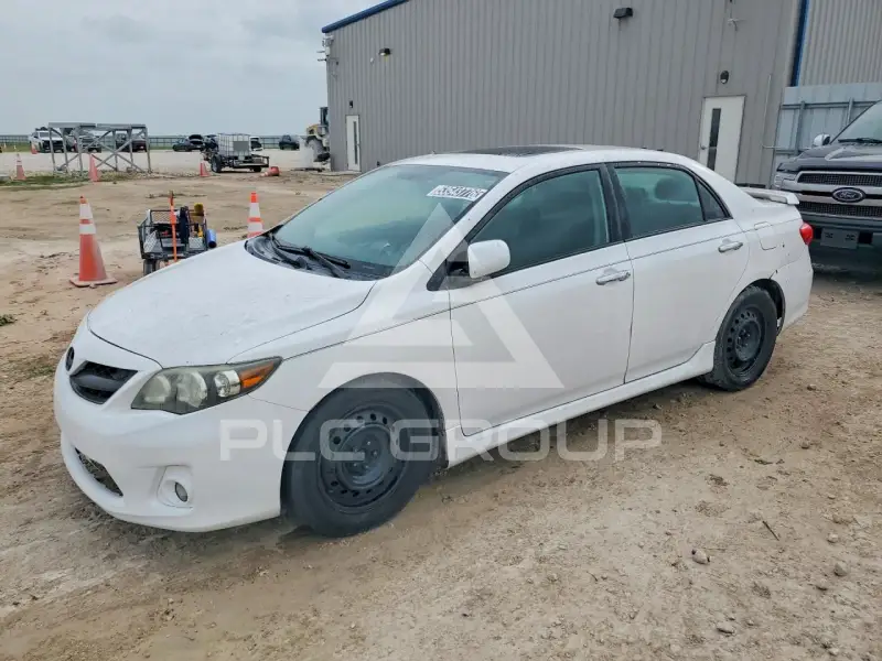 2013 Toyota COROLLA фото