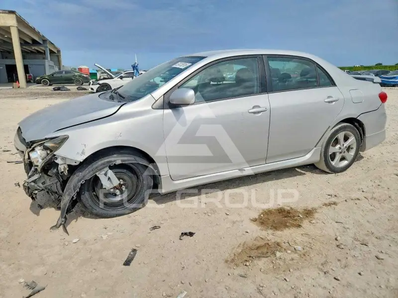 2013 Toyota COROLLA photo