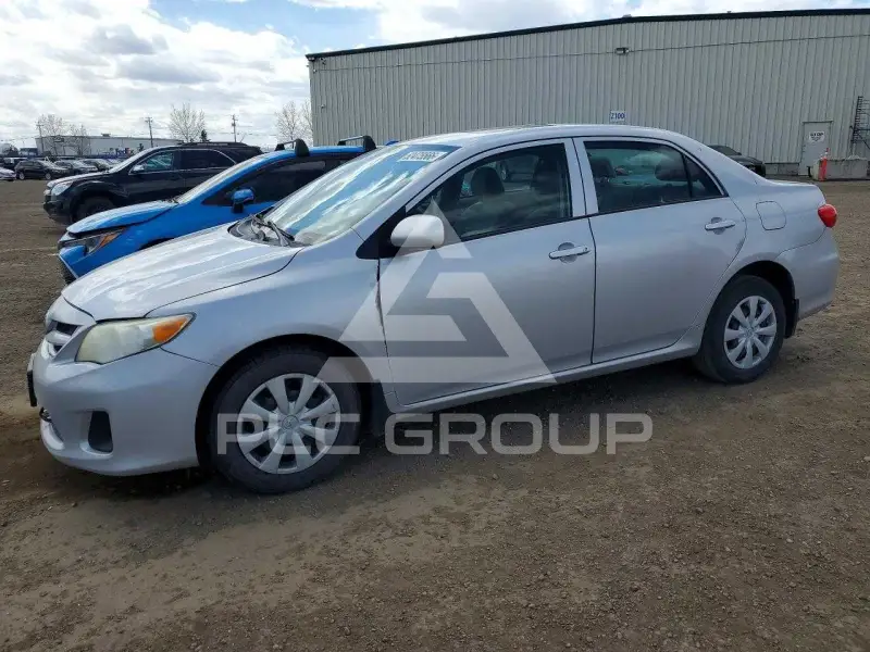 2013 Toyota COROLLA фото