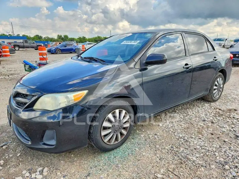 2013 Toyota COROLLA фото