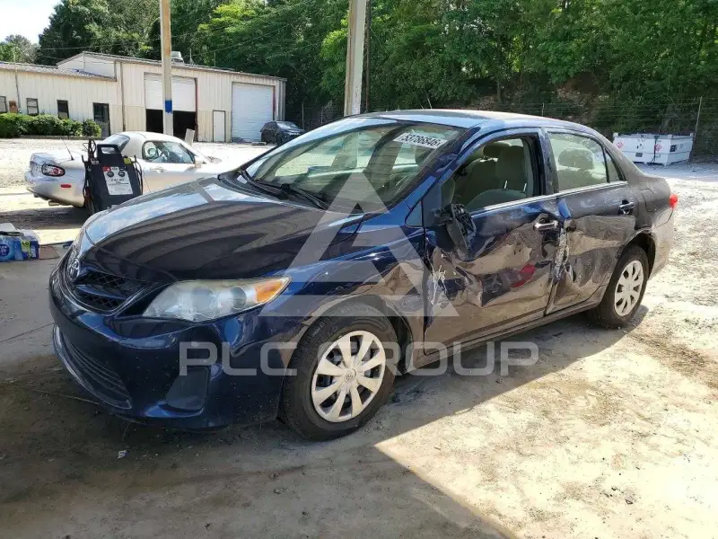 2013 Toyota COROLLA фото