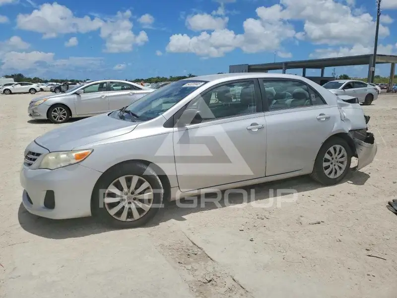 2013 Toyota COROLLA photo