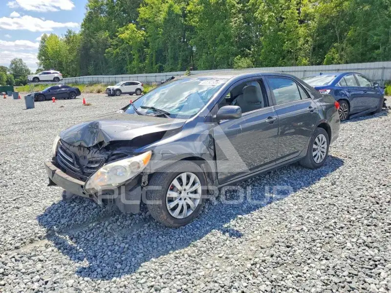 2013 Toyota COROLLA фото