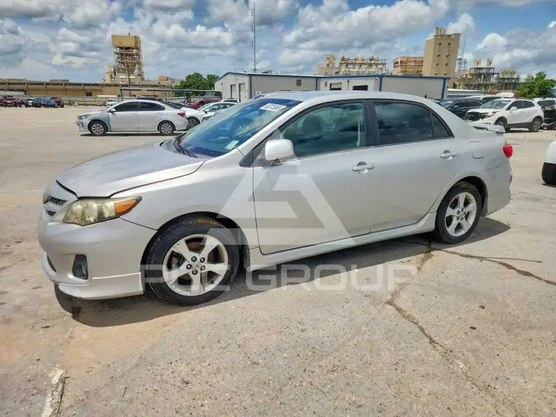 2013 Toyota COROLLA photo