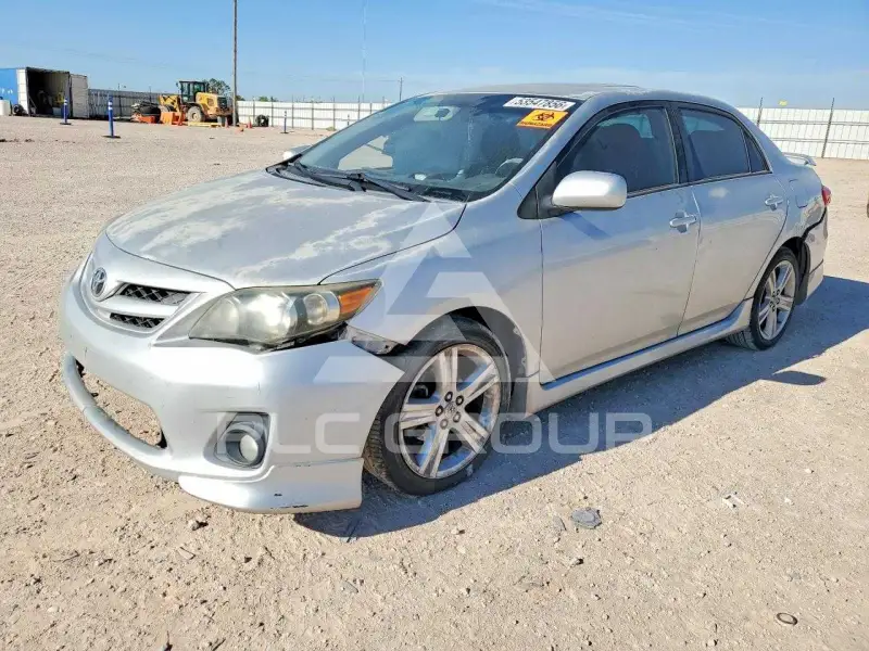 2013 Toyota COROLLA фото
