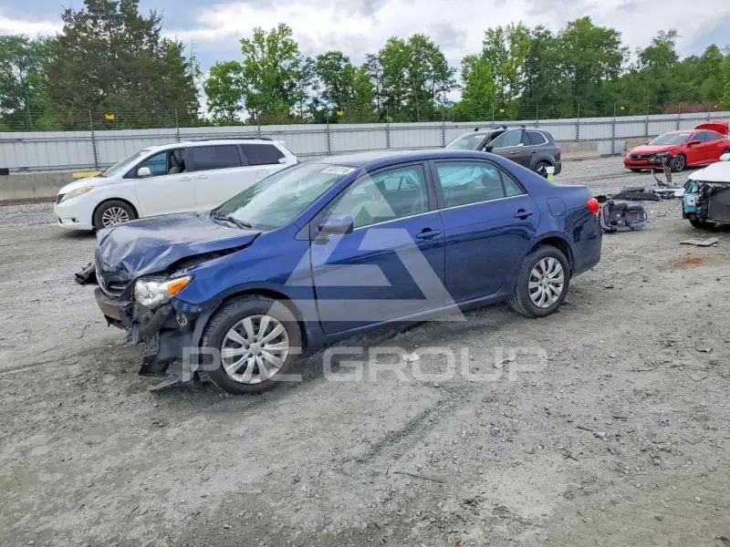 2013 Toyota COROLLA photo