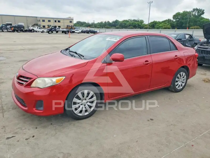 2013 Toyota COROLLA фото