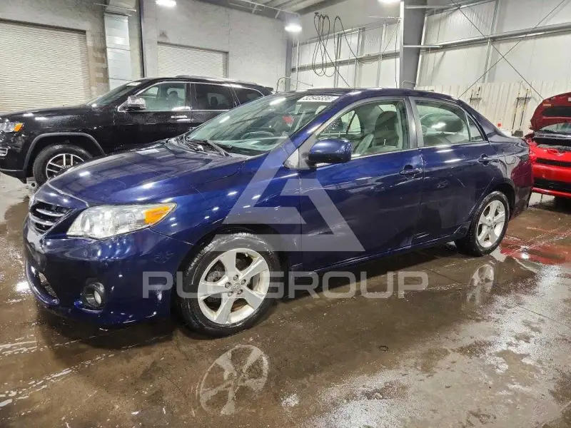 2013 Toyota COROLLA фото